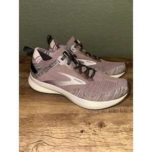 Brooks Levitate 4-Pink/Gray/White Size 7 Athletic Shoes